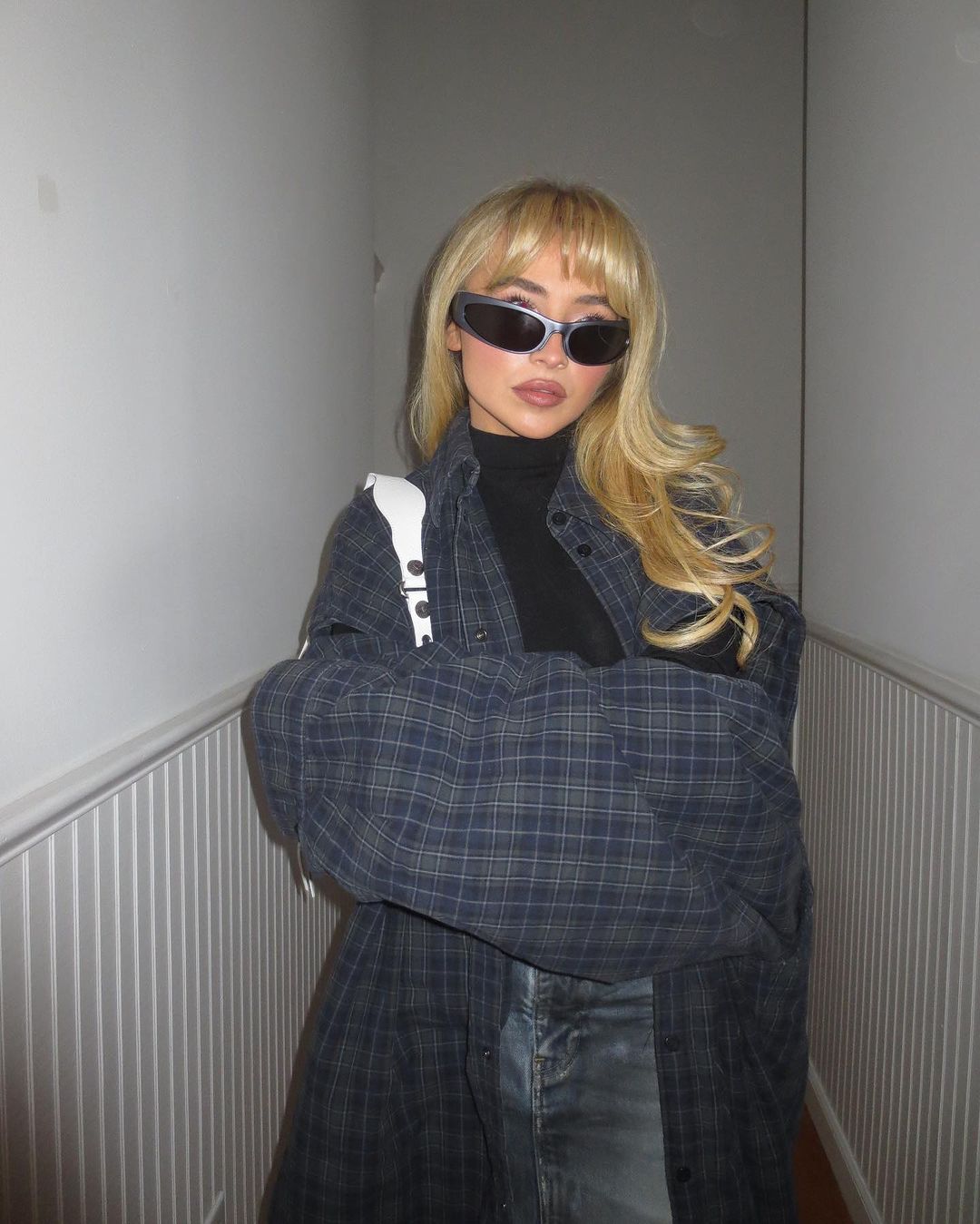 okulary przeciwsłoneczne jennifer lopez red shield