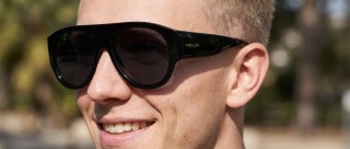 Meller Lira All Black Wygenerowany obraz